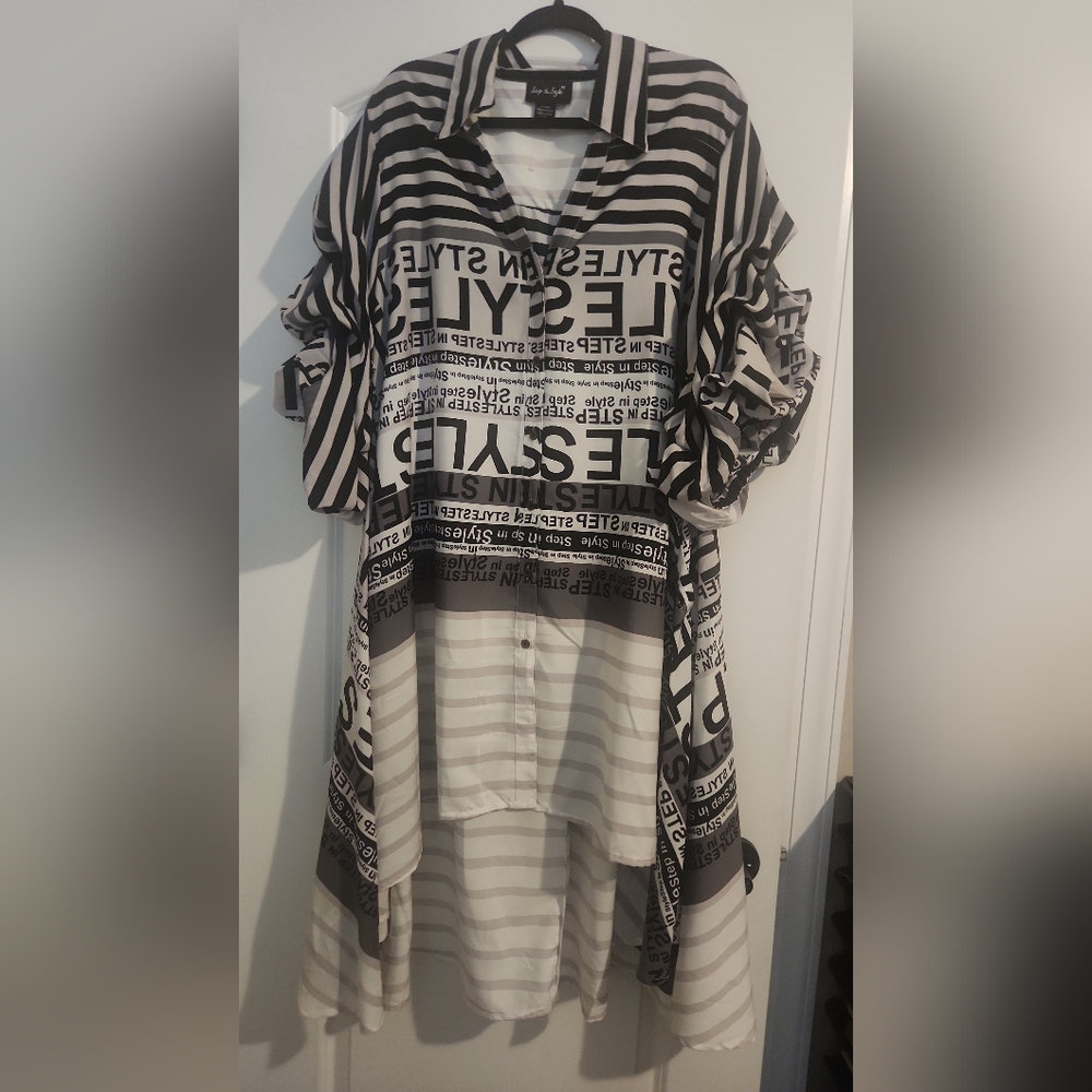 Black and White Graphic Print Dress